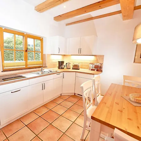 Strandschloesschen - Haushaelfte 3 Semesterbostad