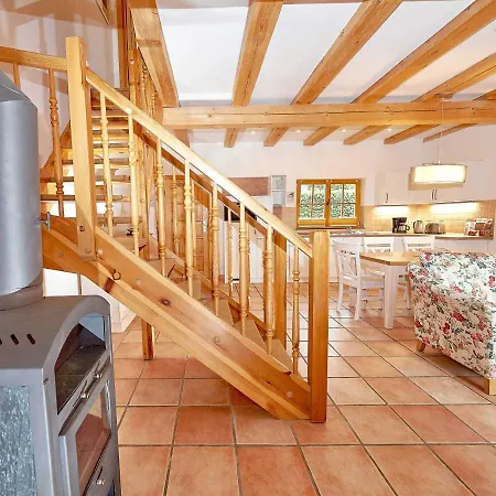 Semesterbostad Strandschloesschen - Haushaelfte 3 Sellin (Rugen)