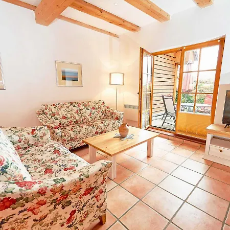 Semesterbostad Strandschloesschen - Haushaelfte 3 Sellin (Rugen)