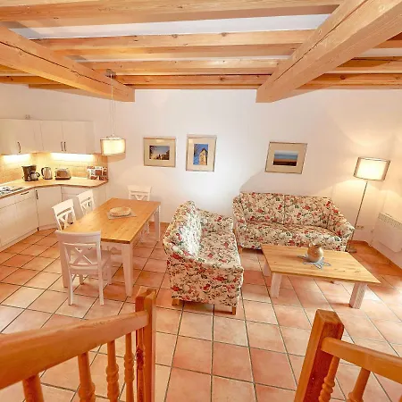 Strandschloesschen - Haushaelfte 3 Prázdninový dům